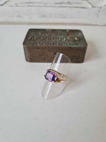 Vintage ring in 8 kt gold with large amethyst made by Hermann Siersbøl