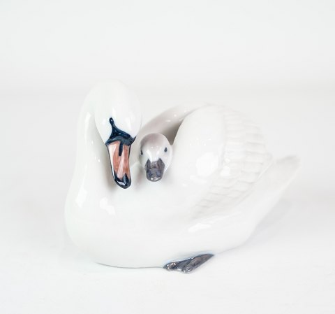 Porcelain figure - Swan - Allan Therkelsen - No. 360
Great condition
