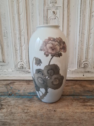 Royal Copenhagen Art Nouveau vase decorated with geranium no. 580/2129