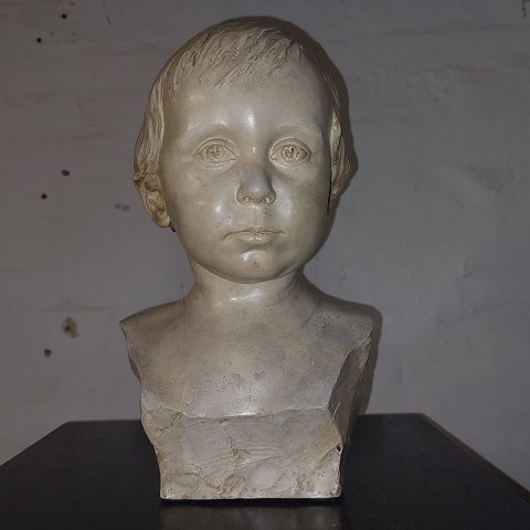 Bust of little boy - Signed 1912