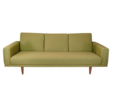 Three Pers. Sofa - Green Fabric - Oak - Illum Wikkelsø - 1960
Great condition
