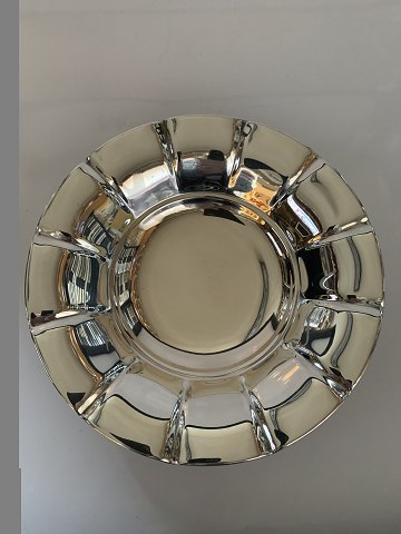 Tretårnet sølv , sølvskål, skål, sølvfad, frugtskål, pynteskål
Diameter 18,8 cm.