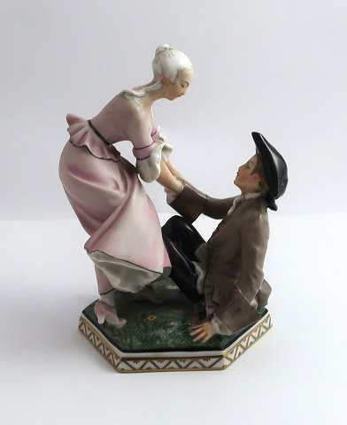 Bing & Grondahl. Dancing couple falls. Figure 8041. Design: Tegner. Height 14 
cm. (1 quality)