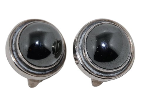 Georg Jensen sterling silver
Small ear clips with hematite stones