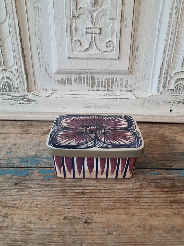 Royal Copenhagen Tenera cigarette box with decoration by Beth Breyen no. 
165/2823