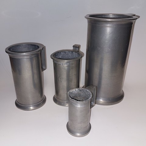 Pewter measuring cups in pewter 19th century