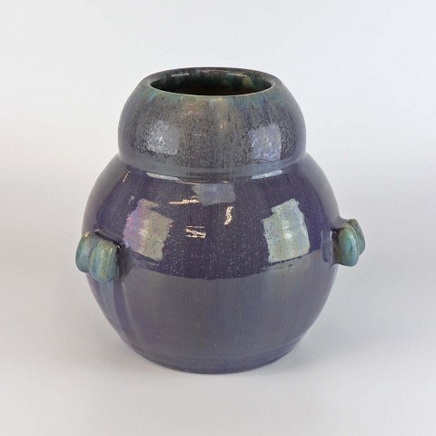 Martin Mortensen
Vase
19 cm høj