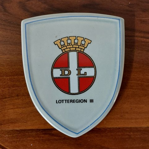 Søholm keramik skjold med D. L. Dansk Lottekorps LOTTEREGIONEN III