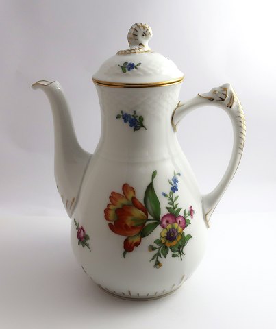 Bing & Grøndahl. Saksisk blomst. Kaffekande. Model  91A. Højde 24,5 cm. (1 
sortering)