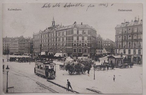 Postkort: Motiv med liv på Halmtorvet i 1907