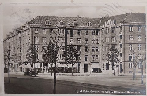 Postkort: Hjørnet af Peter Bangsvej og Dalgas Boulevard i 1937