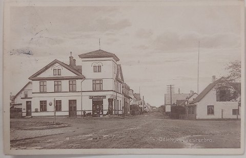 Postkort: Motiv fra Vesterbro i Gilleleje i 1917