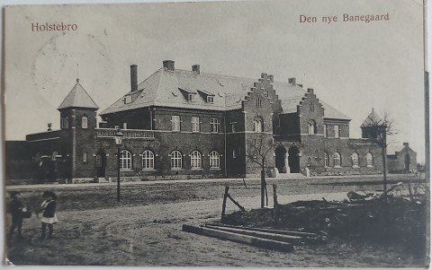Postkort: Den nye Banegaard i Holstebro i 1913