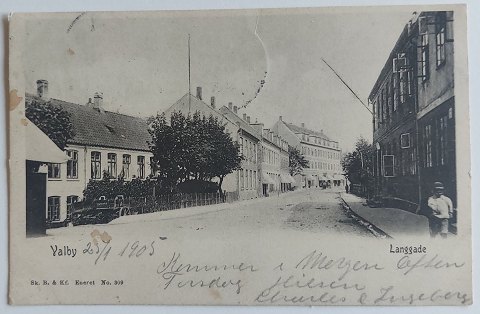 Postkort: Motiv med Valby Langgade i 1905