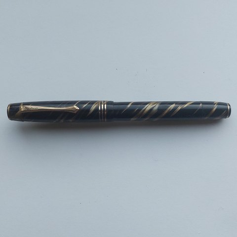 Cafe latte lollipop: Striped  Big Ben fountain pen
