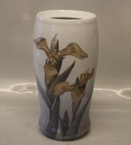 Bing & Grøndahl B&G 8563-95 Vase med Iris  28 cm 
