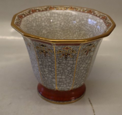 44-705 DJ Trumphet vase 14 x 16.5 cm  red on grey with gold 
 Dahl Jensen  Crackleware  Craquelé, (Crackelure)