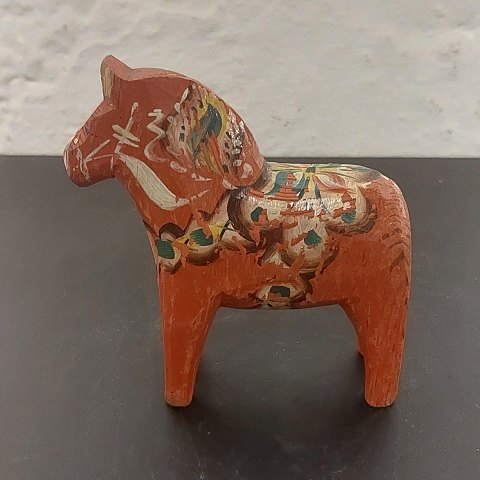 Souvenir / legetøj Mindre rød Dala-hest i træ
