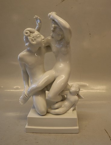 1039 Faun & Nymph (Blanc de chine)  29 cm (Poul Lemser)
 Dahl Jensen figurine