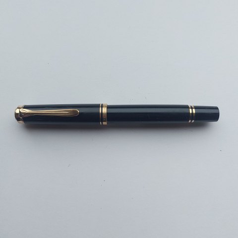 Black Pelikan Fountain Pen Souverän M400