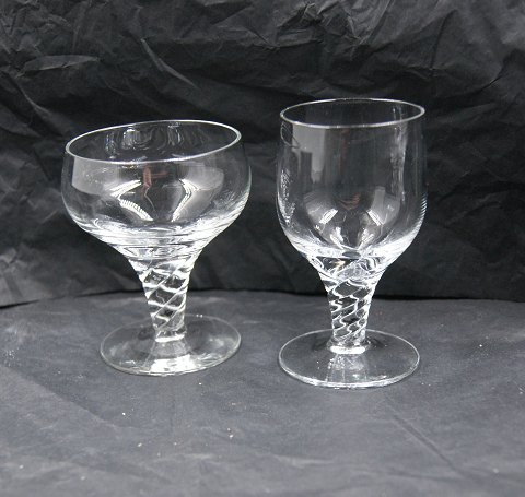 Amager glassware by Kastrup Glas-Works, Denmark. Liqueur-bowls and port wine 
glasses