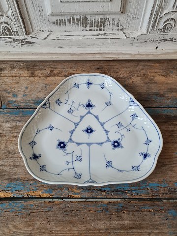 B&G Blue Fluted dish no. 40