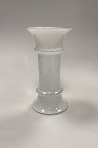 Holmegaard MB Opalhvid Vase