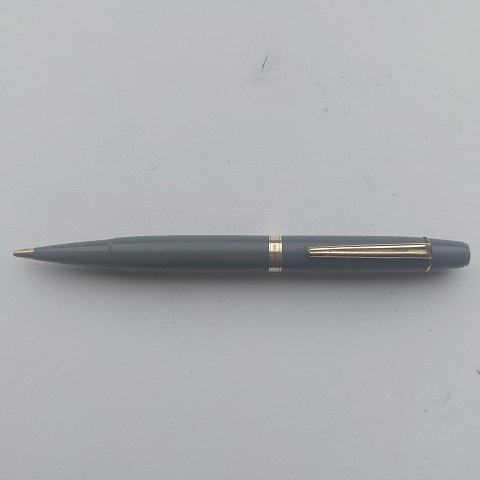 Grey Montblanc 33 pencil