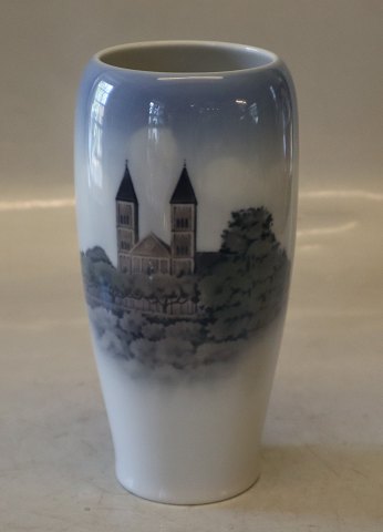 4686 RC Vase 17 cm Viborg Cathedral Royal Copenhagen  
