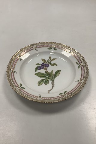 Royal Copenhagen Flora Danica Salad Plate No 20 / 3573