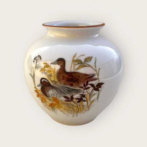 Mads Stage
Hunting porcelain
Vase
*DKK 1200