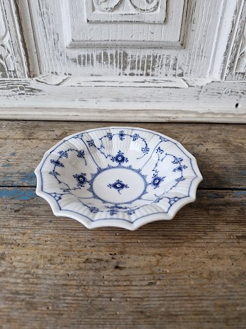 Royal Copenhagen Blue fluted dish no. 140