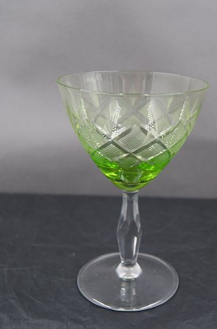 Wien Antik glas med knop på facetslebet stilk, fra Lyngby Glasværk. Grønne 
hvidvin eller rhinskvin glas 12cm