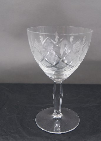 Vienna Antique or Wien Antik glassware with knob on cutted stem, by Lyngby 
Glass-Works, Denmark. Clear white wine glasses 12cm