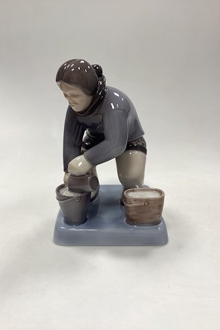 Bing og Grøndahl Figur af Inuit /Grønlandsk Kvinde No. 2416