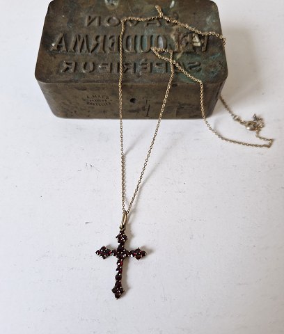 Garnet cross in gold-plated necklace