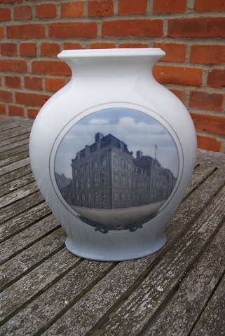 item no: po-Kgl. oval vase 3403