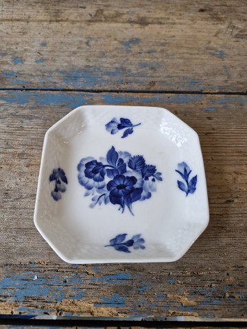 item no: 596652