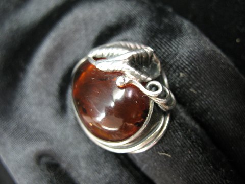 KAD ringen - En gammel sølvring med rav fra tresserne - En gammel sølvring rav tresserne