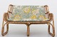 R. Wengler / Wengler
Kurvesofa med nye hynder i "La Foret, Lemon". Se matchende lænestole med 
varenummer 1035382
1 stk. på lager
Pæn stand
Lokation: KLASSIK Flagship Store - Bredgade 3, 1260 KBH. K.
