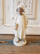 Royal Copenhagen figurine - girl with book no. 922