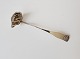 1800s cream spoon in silver decorated with mussel