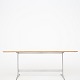 Arne Jacobsen / Fritz Hansen
AJ Shaker table in white laminate with oak edges and brushed steel frame.
1 pc. in stock
Good condition
