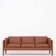 Børge Mogensen / Fredericia Furniture
BM 2213 - Reupholstered 3-seater sofa in Savanne Cognac leather. KLASSIK offers 
upholstery of the sofa in fabric or leather of your choice.
Availability: 6-8 weeks
Renovated

