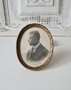 Beautiful old oval picture frame