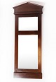 Tall mirror of mahogany, in great antique condition. 
5000m2 showroom.