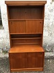 Teak
Bücherregal mit Schrank
800 DKK