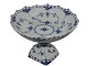 Blue Fluted Full Lace
Cake bowl on stand from 1898-1923