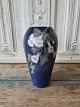 Royal Copenhagen Art Nouveau vase dekoreret med Engletrompet no. 1847/295