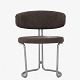 Grete Jalk / Fritz Hansen
Spisestol i bøjet aluminium og nybetrukket med nubuck-læder (Royal Nubuck, 
farve: Stone). Disse er produceret i december 1972.
4 stk. på lager
Ny-restaureret
